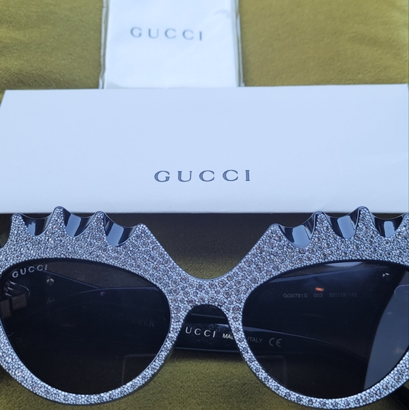 GUCCI Cat-eye frame sunglasses crystals GG0781S NEW! On the Runaway tag removed - Picture 2 of 6
